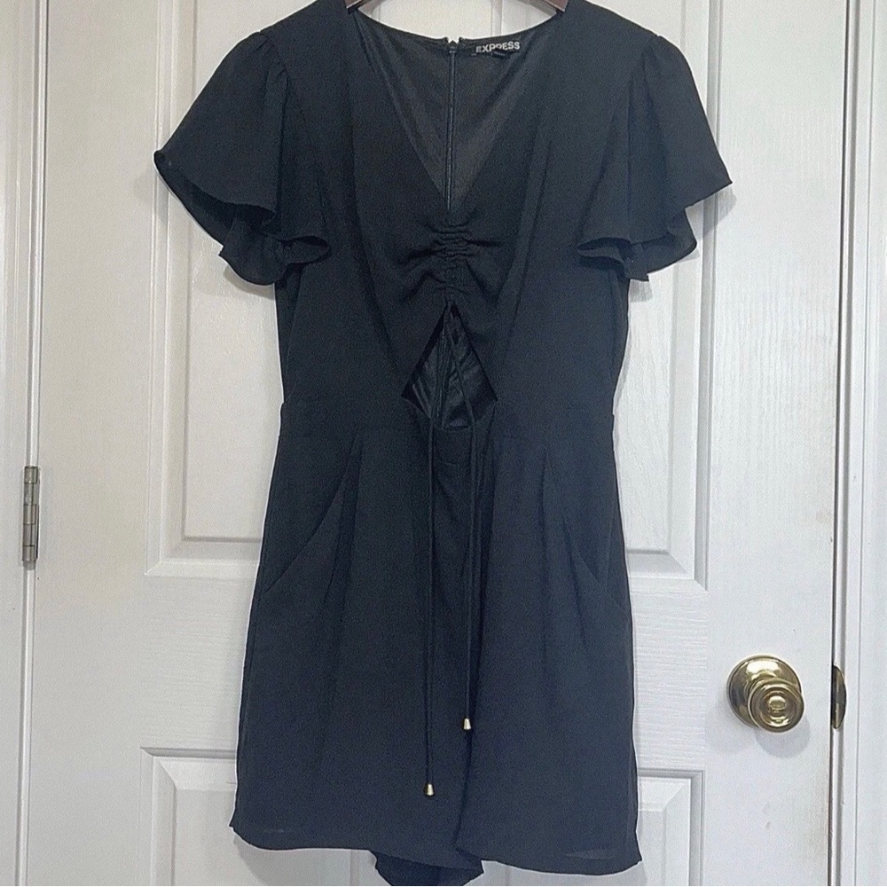 Express Women’s Romper Sz 6 Black Flutter Sleeve Ruched Cutout V-Neck Mini